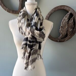Chic Gray and Ivory Patterned Scarf